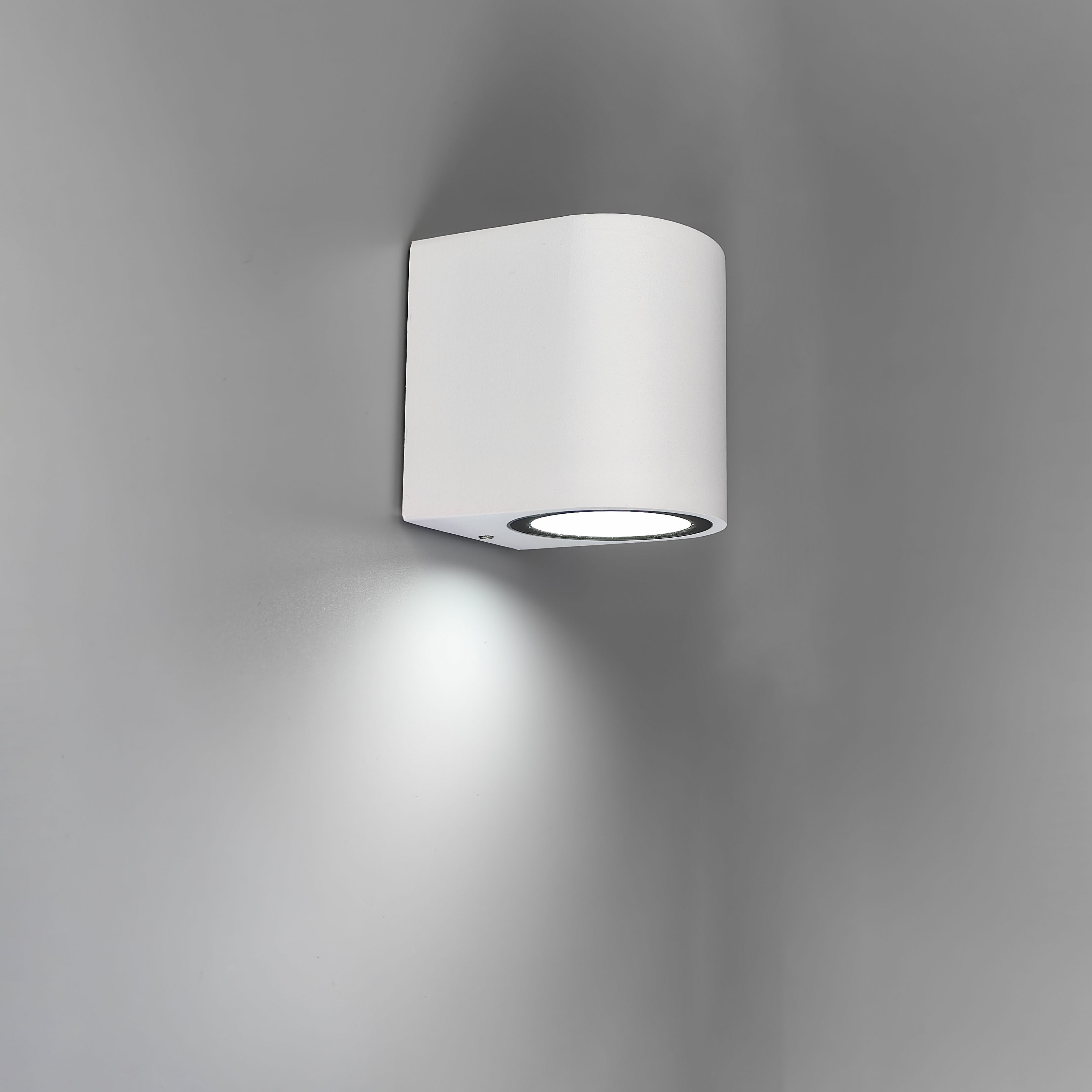 白色圆弧行-5 白色圆弧行-5